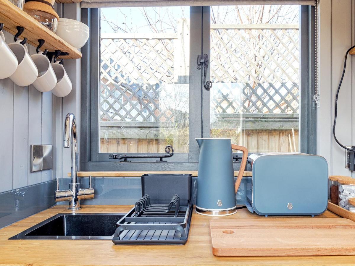 Pass The Keys Whitstable Shepherds Hut Minutes From The Harbour Exteriér fotografie