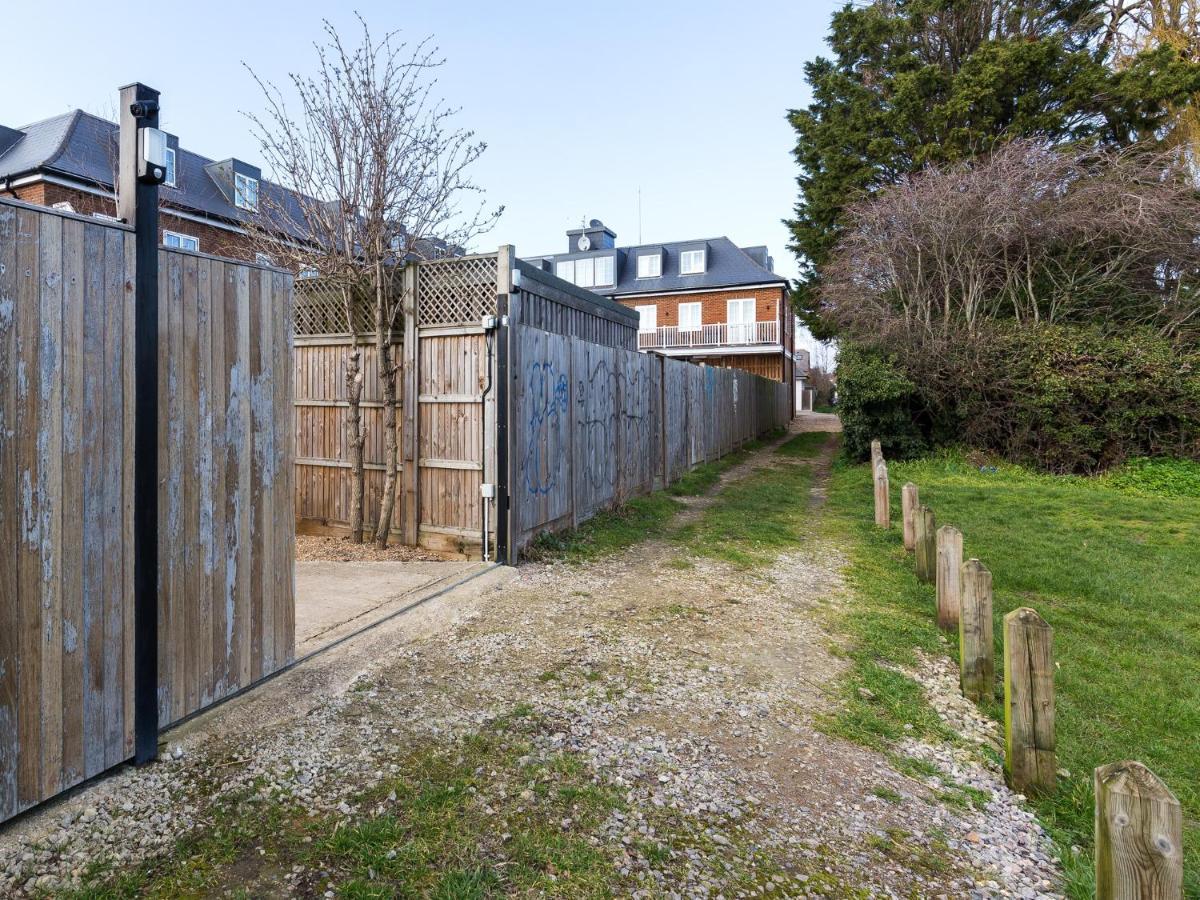 Pass The Keys Whitstable Shepherds Hut Minutes From The Harbour Exteriér fotografie